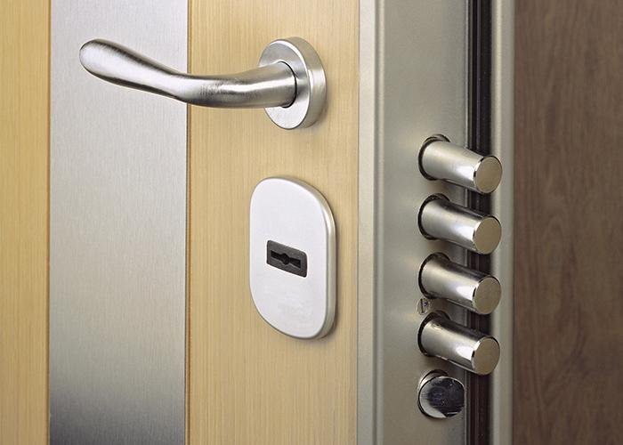 Serrure multipoints sur porte blindée